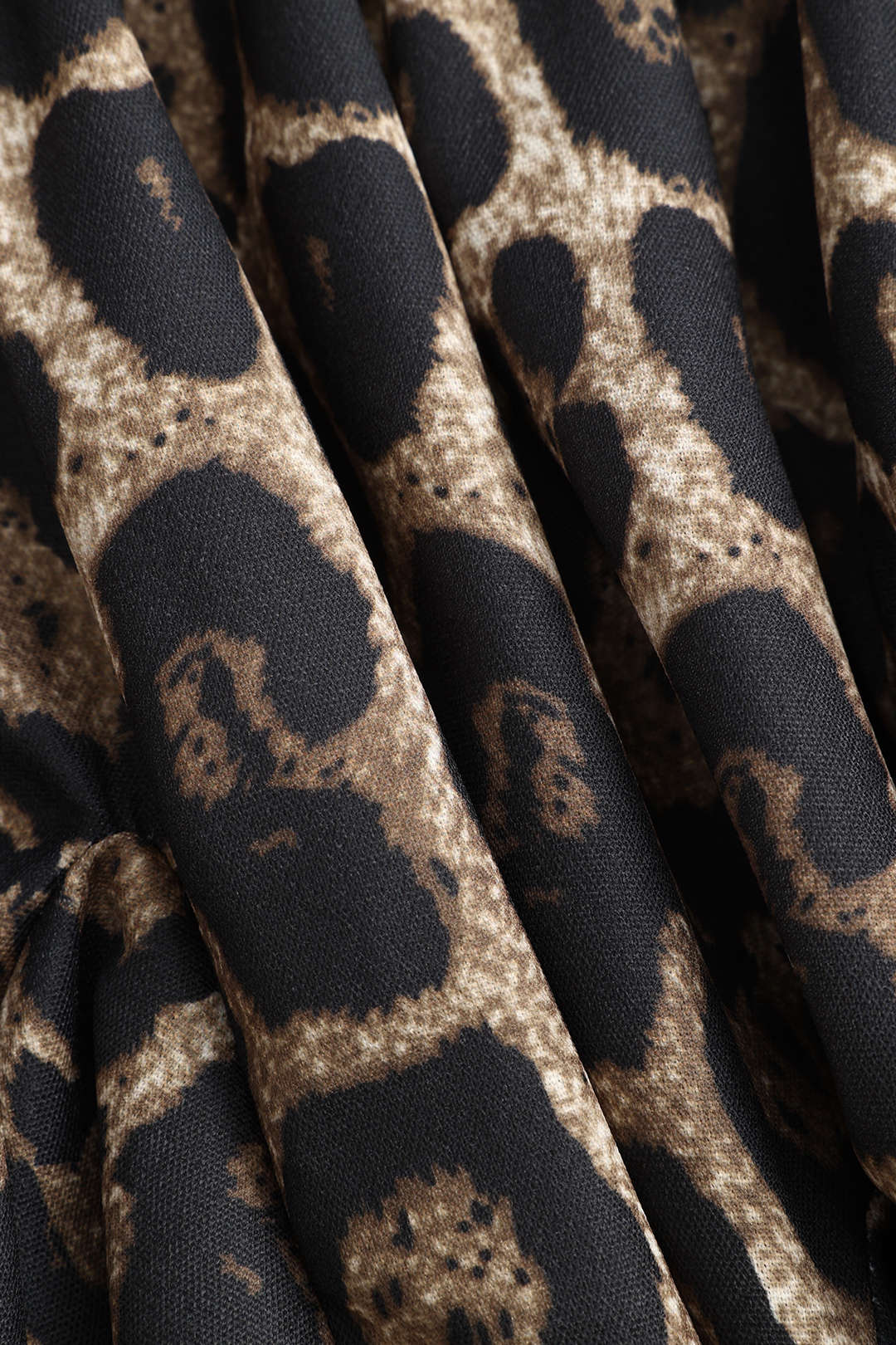 Leopard Print Pleated Skirt
