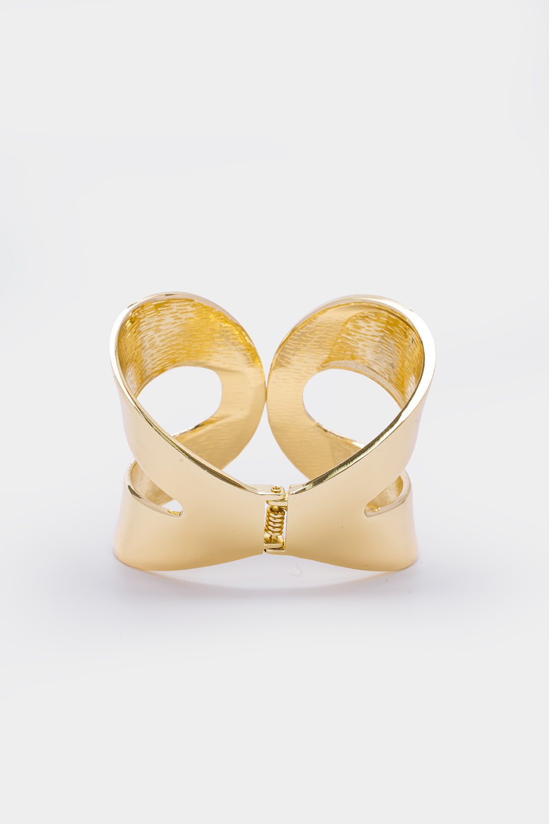 Shell Pattern Wide Open Bracelet