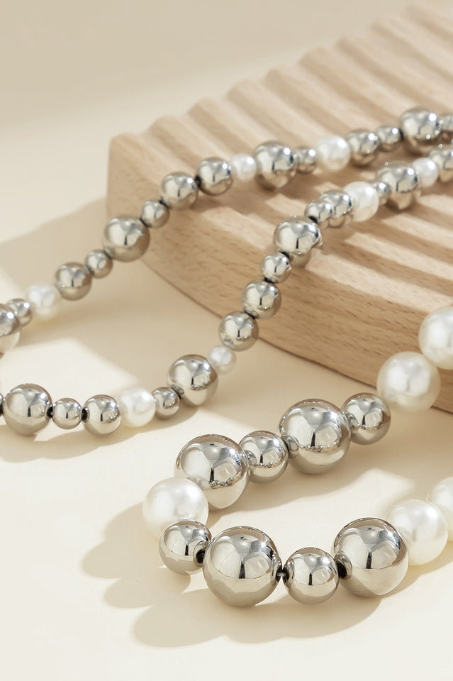 Exaggerated Pendent Chocker Necklace