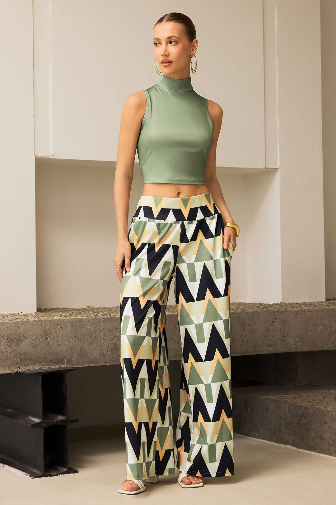 Sleeveless Tank Top And Geometric Pattern Trousers Set