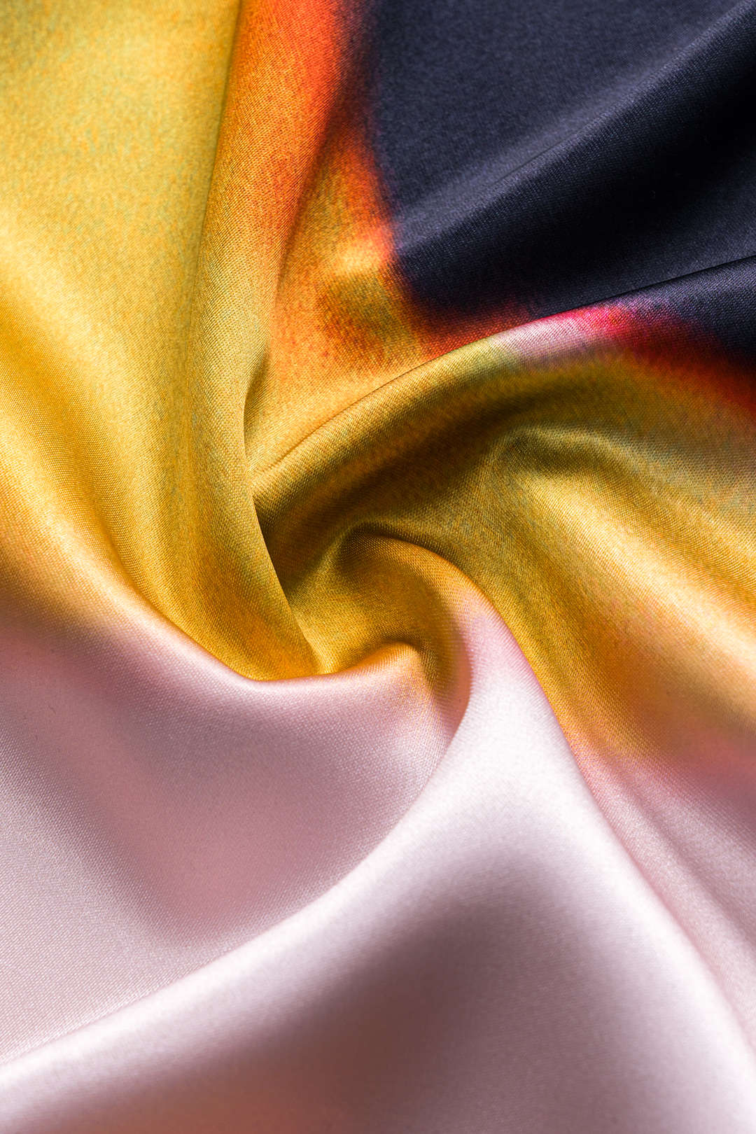 Plus Size Ombre Print Satin Zipper Skirt