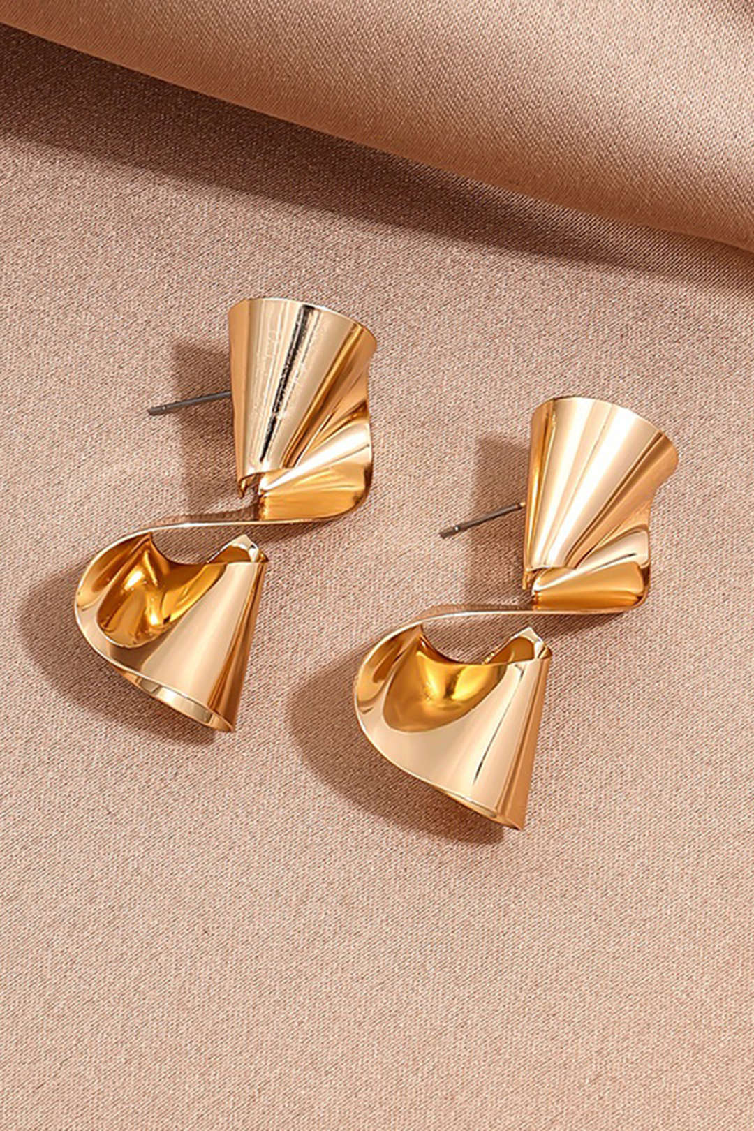 Twisted Metallic Surface Earring