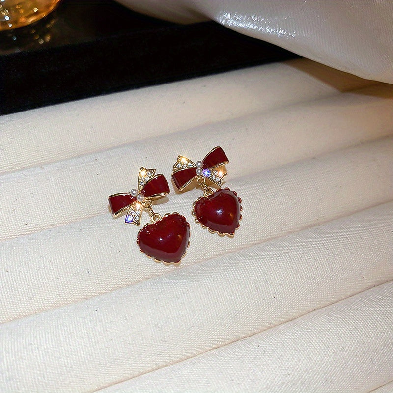 Niamh - Elegant Heart Earrings