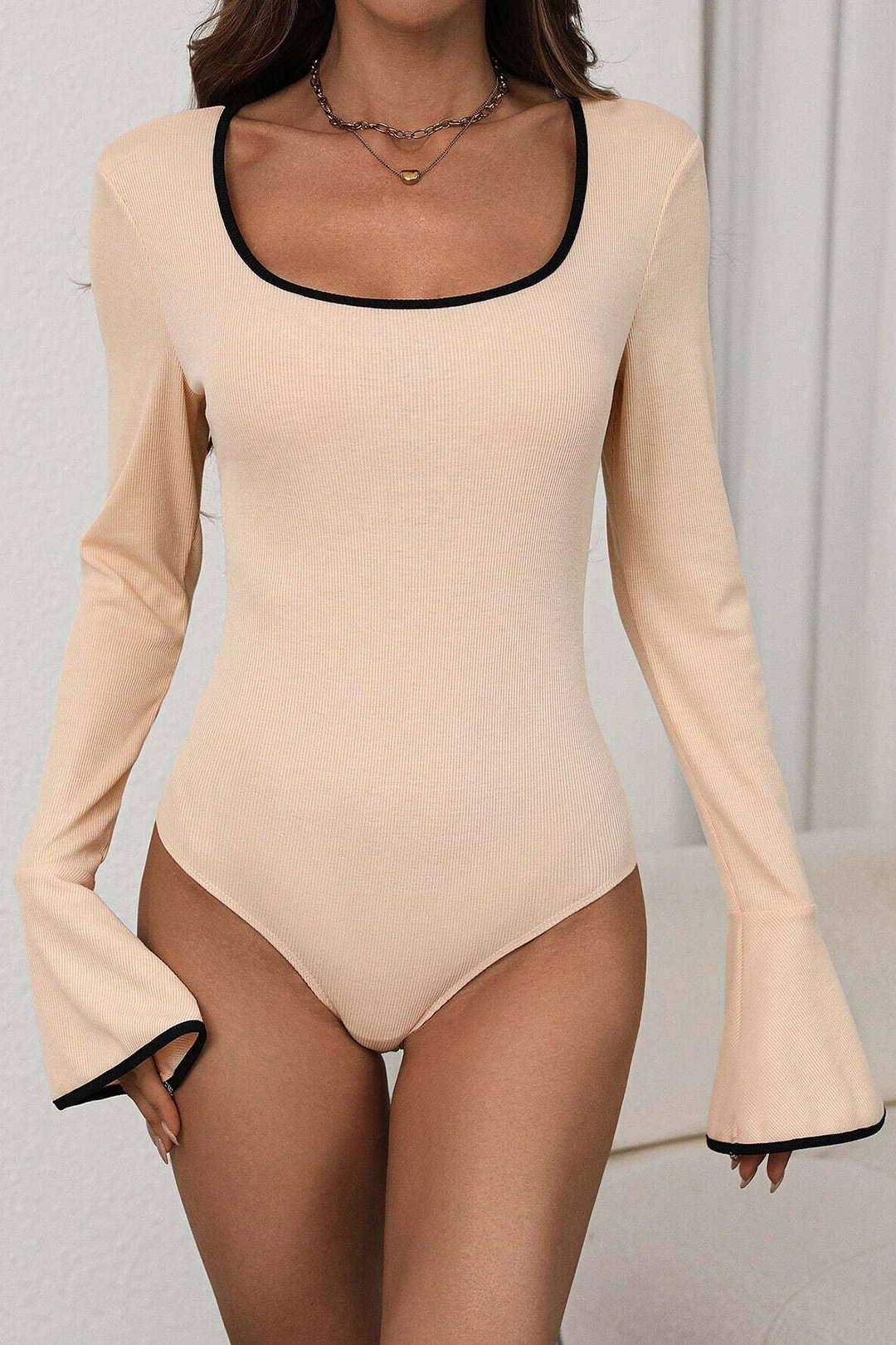 Contrast Binding Long Sleeve Bell Sleeve Bodysuit
