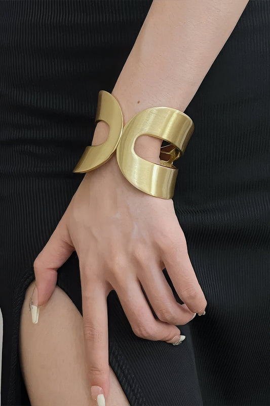 Shell Pattern Wide Open Bracelet