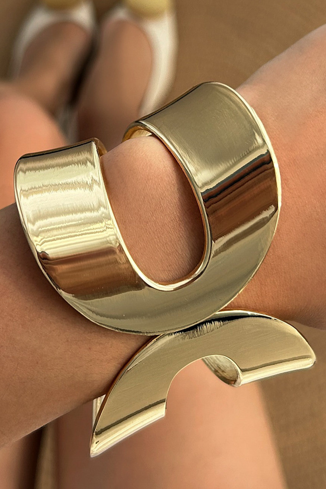 Shell Pattern Wide Open Bracelet
