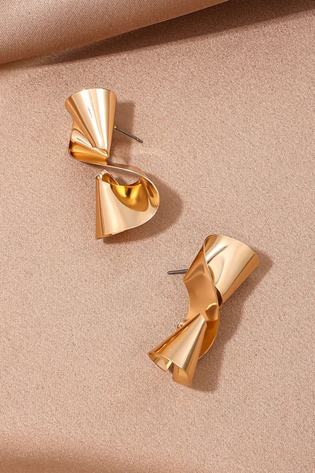 Twisted Metallic Surface Earring