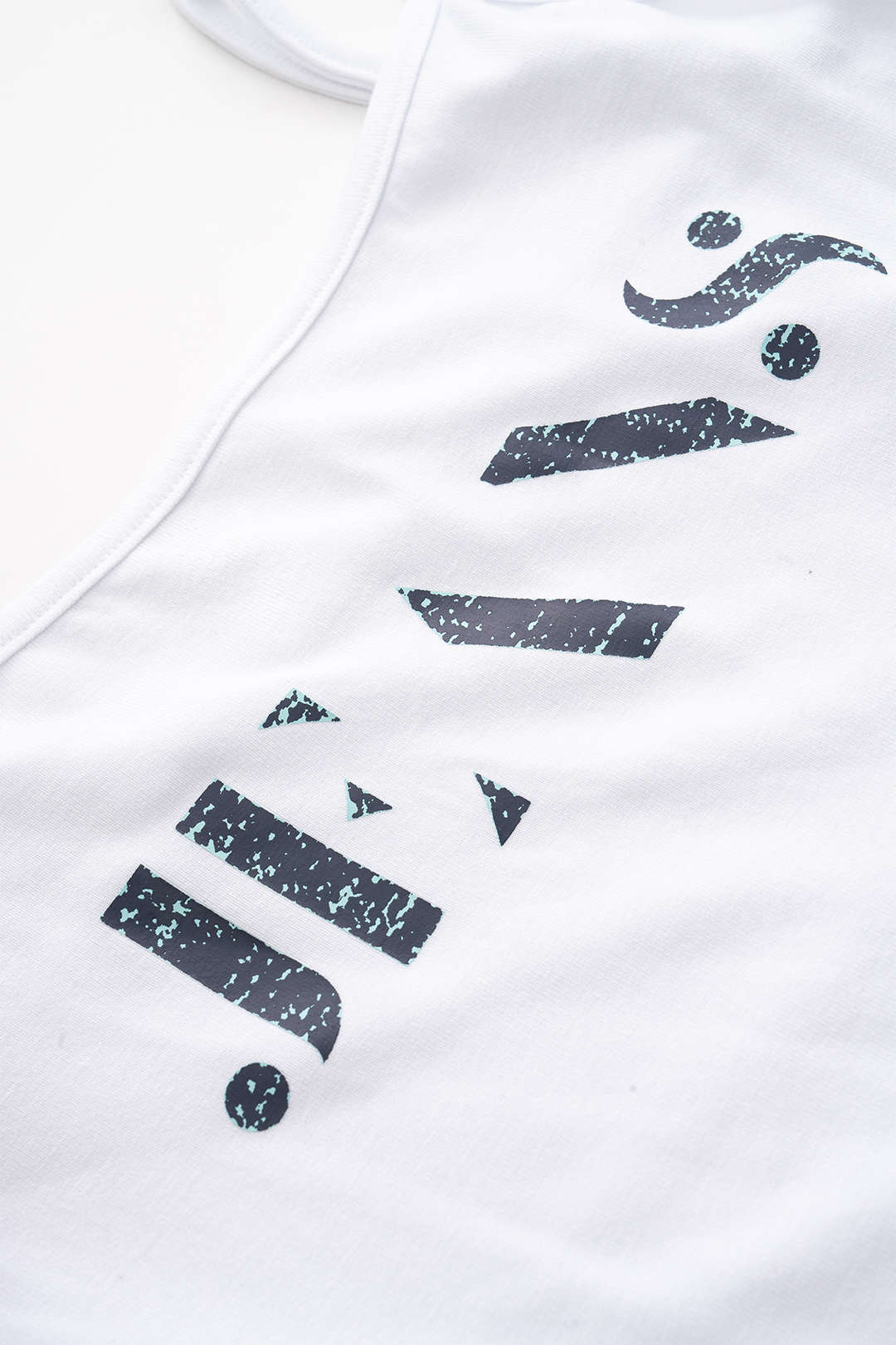 Letter Print  Sleeveless Bodysuit